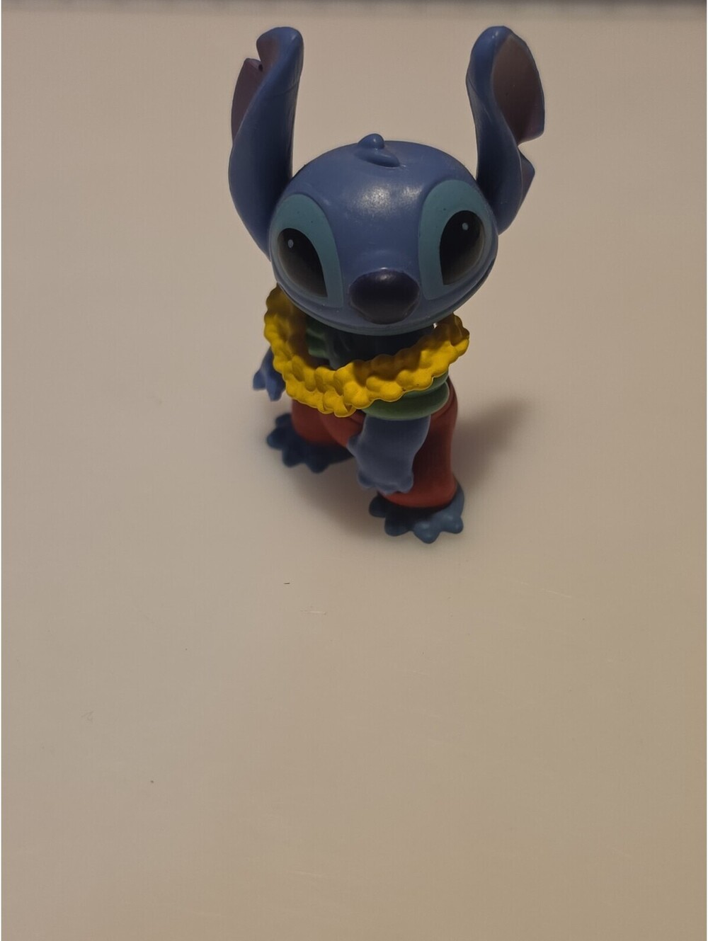 DISNEY LILO & STITCH FIGURINE - STITCH WITH FLOATIES & LEI